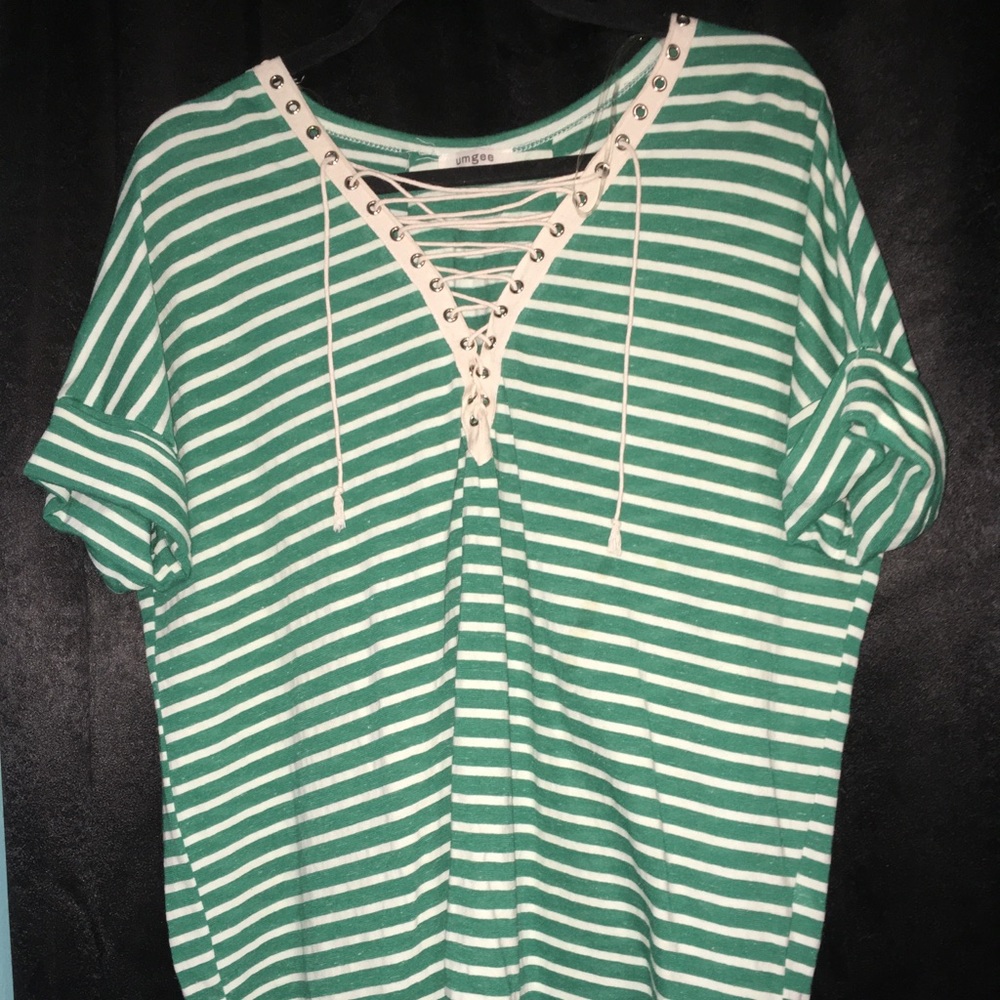 Umgee high-low v-neck top.